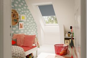 Solar-powered blackout blind VELUX DSL