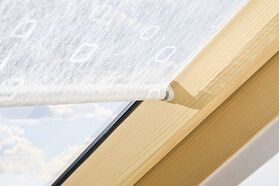 FAKRO ARS | Rollo mit Haltekrallen für FAKRO Dachfenster ✓ Kompatibel mit ARON und OptiLight