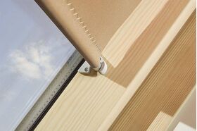 FAKRO ARS | Rollo mit Haltekrallen für FAKRO Dachfenster ✓ Kompatibel mit ARON und OptiLight