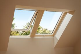 VELUX Dachfenster GNL 1064 | Klapp-Schwing | 3-fach Verglasung | Holz