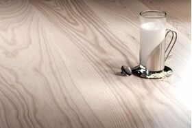 Parkett Esche Milkshake Grande