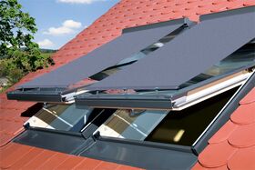 Hitzeschutz-Markise für SKYLIGHT PREMIUM / SKYLIGHT Dachfenster mit 80cm Bedienstange