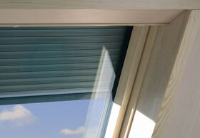 Außenrollladen ARZ-H für FAKRO Dachfenster aus Holz mit Wärme- und Schallschutz