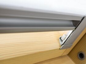 FAKRO ARP Z-WAVE | Elektro Rollo für FAKRO Dachfenster ✓ Kompatibel mit ARON und OptiLight