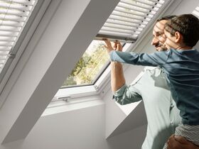 Dachfenster VELUX GLU-B 0061 | mit unterem Handgriff | 3-fach Verglasung | Kunstsoff