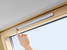Dachfenster VELUX GZL-B 1051 mit unterem Handgriff