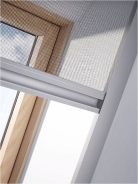 Insektenschutz-Rollos / Fliegengitter für Dachfenster