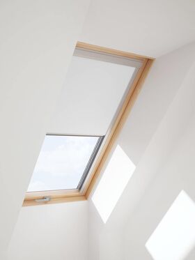 Verdunkelungsrollo für VELUX Dachfenster in blauer Farbe